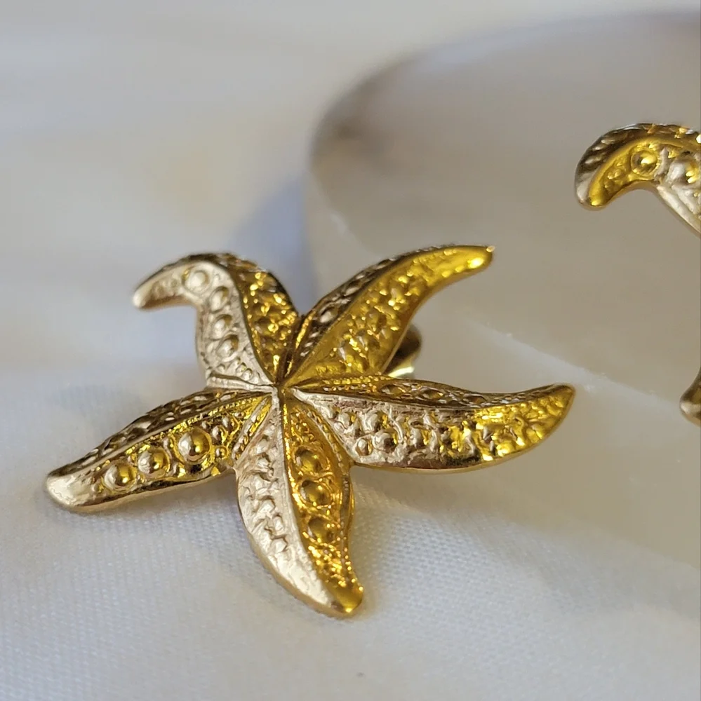 Vintage Gold Starfish Earrings Nautical Beach Sea 80s